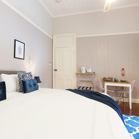 99 Kirkland Bed & Breakfast Μπρίσμπεϊν Δωμάτιο φωτογραφία